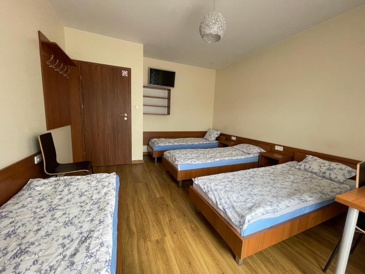 Anna Aparthotel *